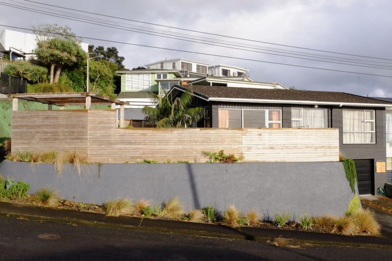 Photo of property in 3 Findlay Street, Moturoa, New Plymouth, 4310