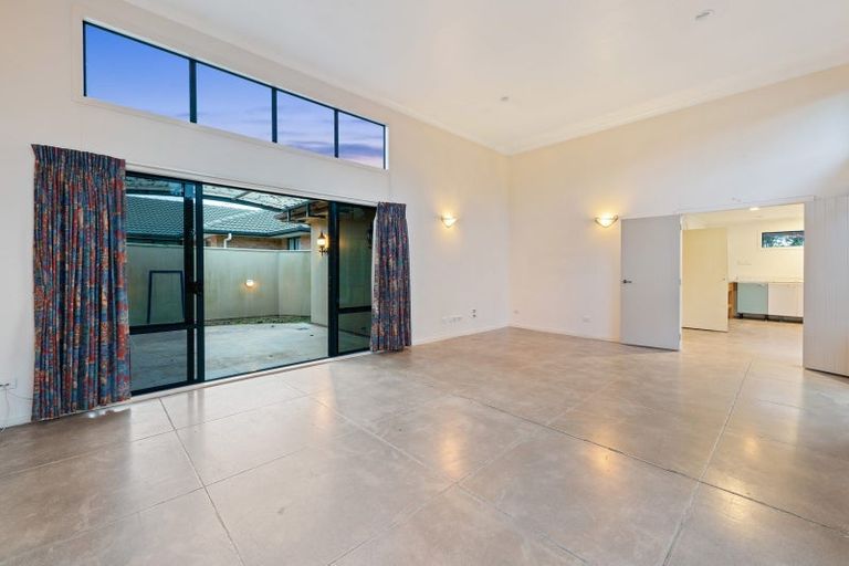 Photo of property in 1 Maghera Drive, East Tamaki, Auckland, 2016