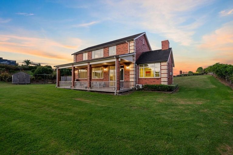 Photo of property in 16 Michael Bosher Way, Flat Bush, Auckland, 2019