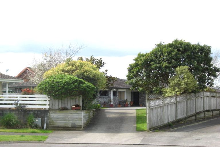 Photo of property in 13 Boulevard Drive, Merrilands, New Plymouth, 4312
