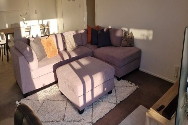 Photo of property in 11 Rahopara Street, Castor Bay, Auckland, 0620