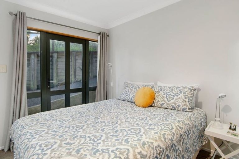 Photo of property in 2/14 Spencer Road, Pinehill, Auckland, 0632