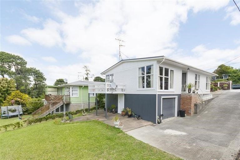 Photo of property in 22 Crystal Avenue, Glendene, Auckland, 0602