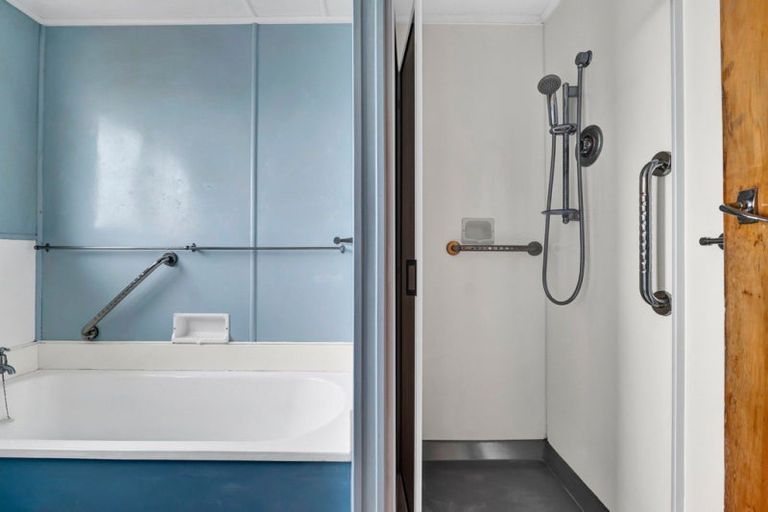 Photo of property in 79 Omata Road, Marfell, New Plymouth, 4310