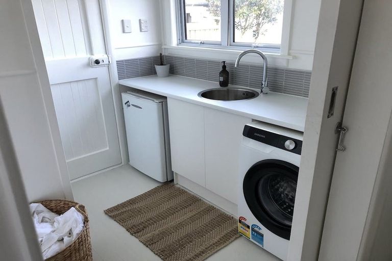 Photo of property in 8 Barrett Place, Carterton, 5713