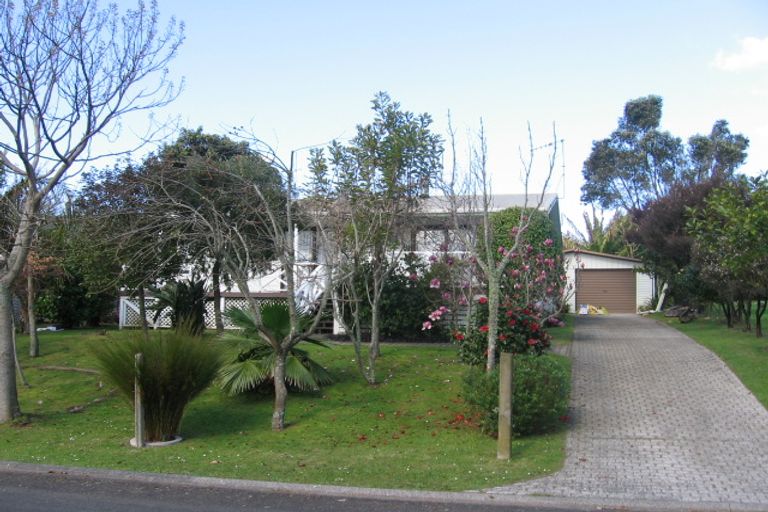 Photo of property in 127 Durrant Drive, Whangamata, 3620