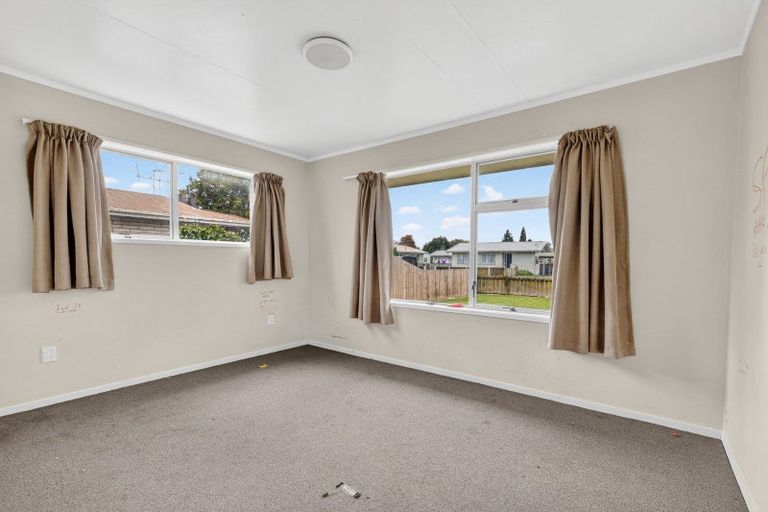 Photo of property in 22 Odlin Crescent, Nawton, Hamilton, 3200
