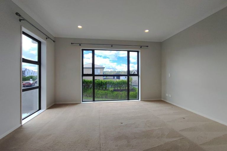 Photo of property in 4 Arthur Rolfe Lane, Swanson, Auckland, 0614