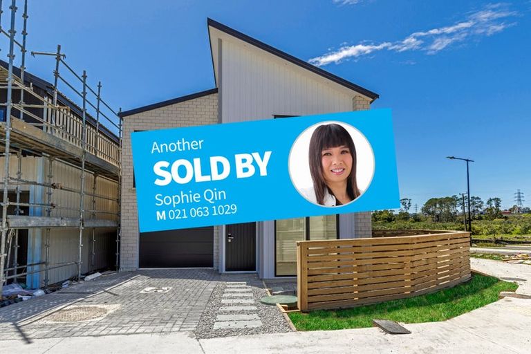 Photo of property in 2 Paretao Street, Massey, 0614