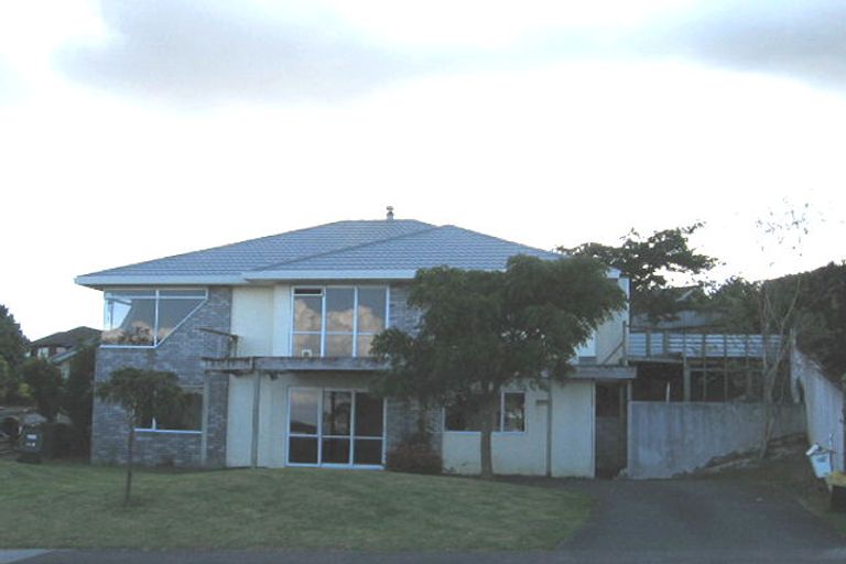 Photo of property in 1 Deanna Drive, West Harbour, Auckland, 0618