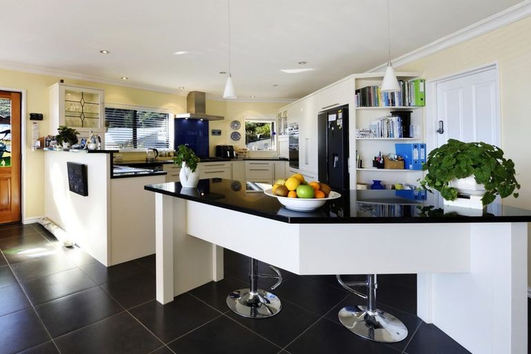 Photo of property in 18 Springlea Heights, Atawhai, Nelson, 7010