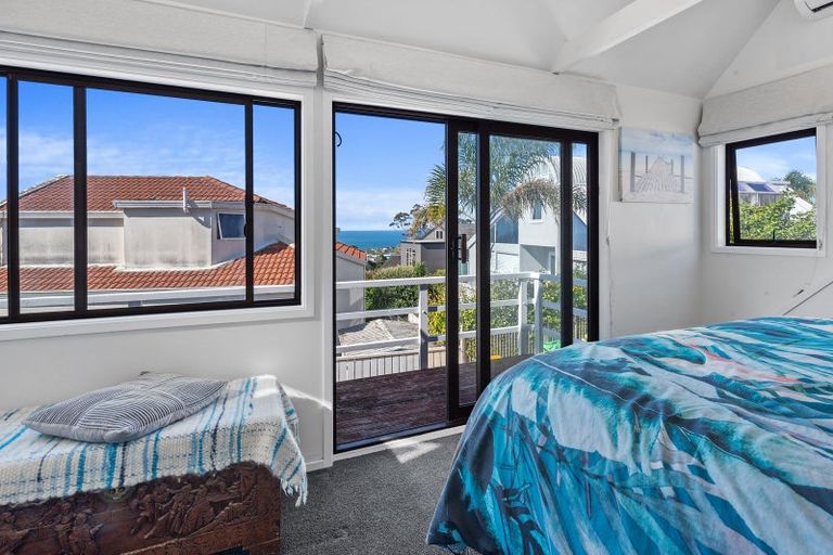 Photo of property in 1/82 Knights Road, Rothesay Bay, Auckland, 0630