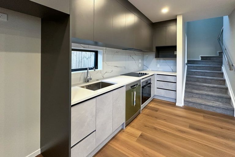 Photo of property in 14c Serjeant Street, Henderson, Auckland, 0612