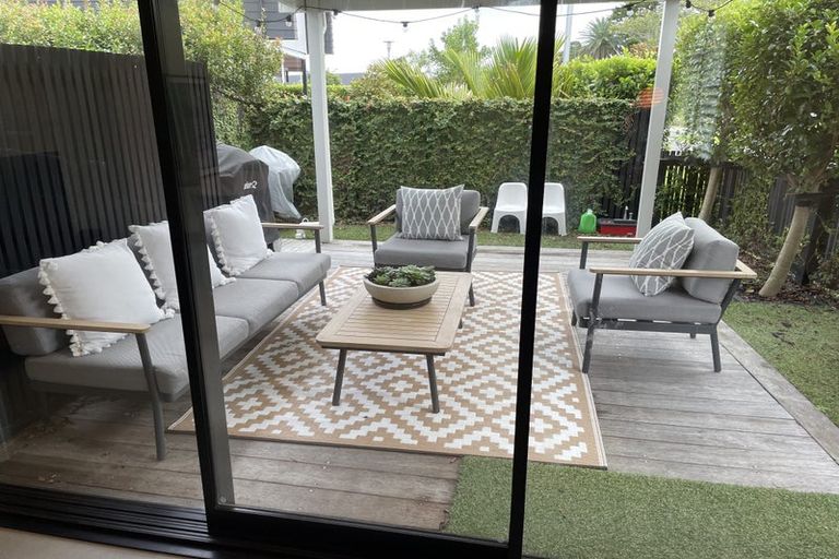 Photo of property in 2 Frank Gill Road, Hobsonville, Auckland, 0616