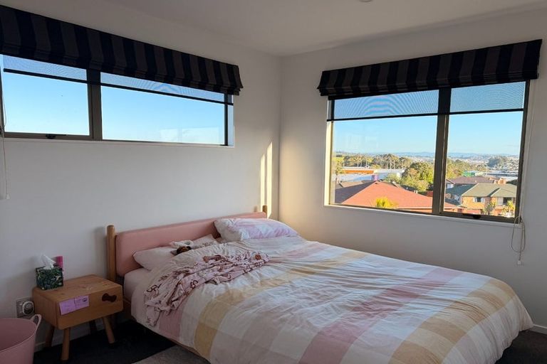 Photo of property in 28 Ballymore Drive, Pinehill, Auckland, 0632