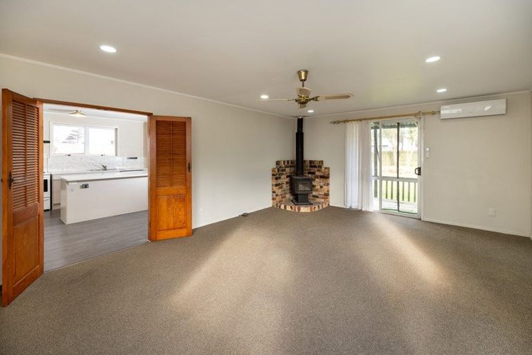 Photo of property in 17 Bodi Place, Te Atatu South, Auckland, 0610