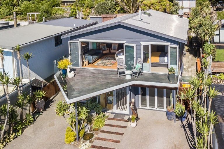 Photo of property in 7 Ocean Parade, Pukerua Bay, 5026