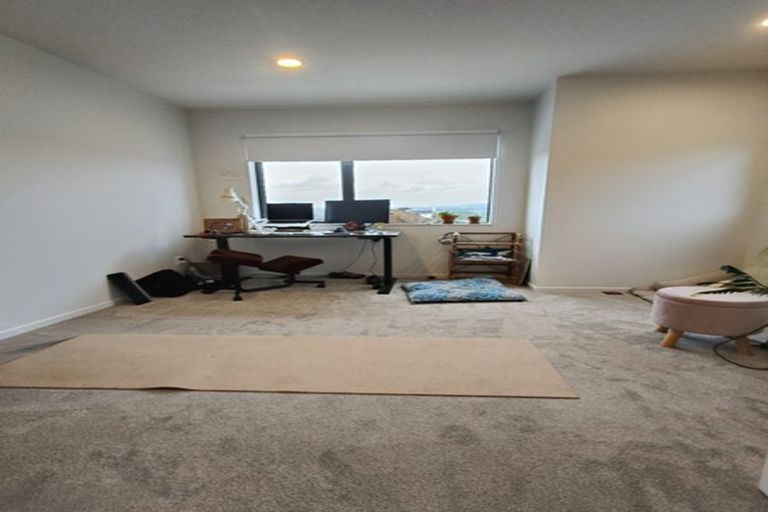 Photo of property in 1/9 Donovan Avenue, Massey, Auckland, 0614