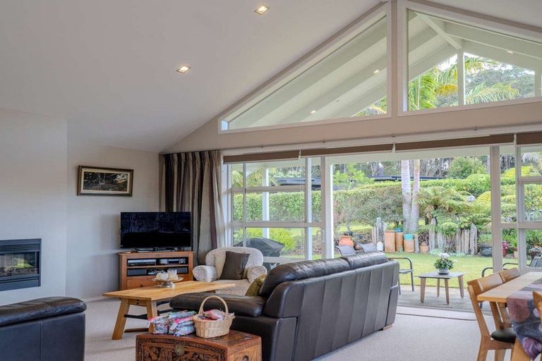 Photo of property in 17 Alderton Drive, Kerikeri, 0230