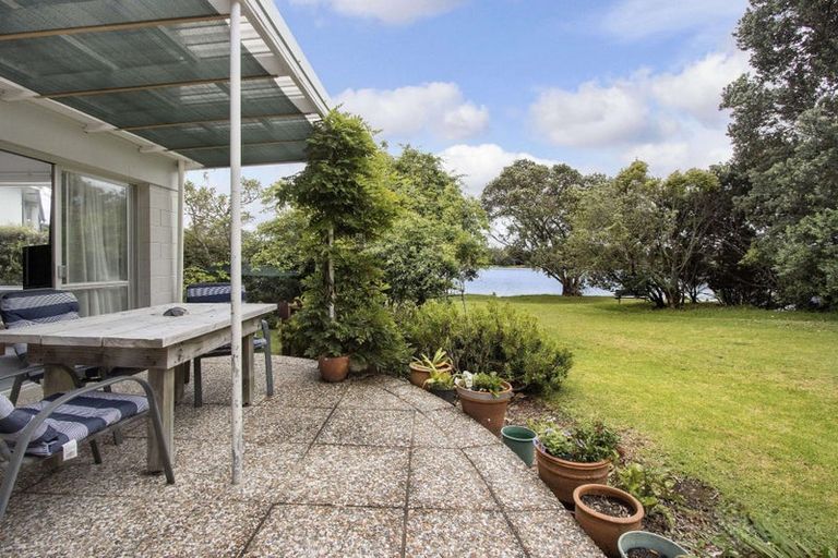 Photo of property in 10 Roretana Drive, Athenree, Katikati, 3177