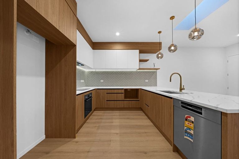 Photo of property in 4 Moko Road, Orewa, 0931