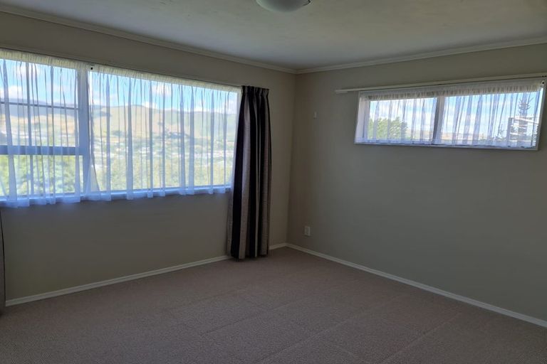 Photo of property in 29 Westhaven Drive, Tawa, Wellington, 5028