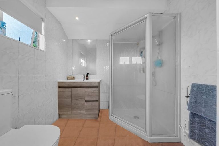 Photo of property in 10 San Fernando Way, Henderson, Auckland, 0612