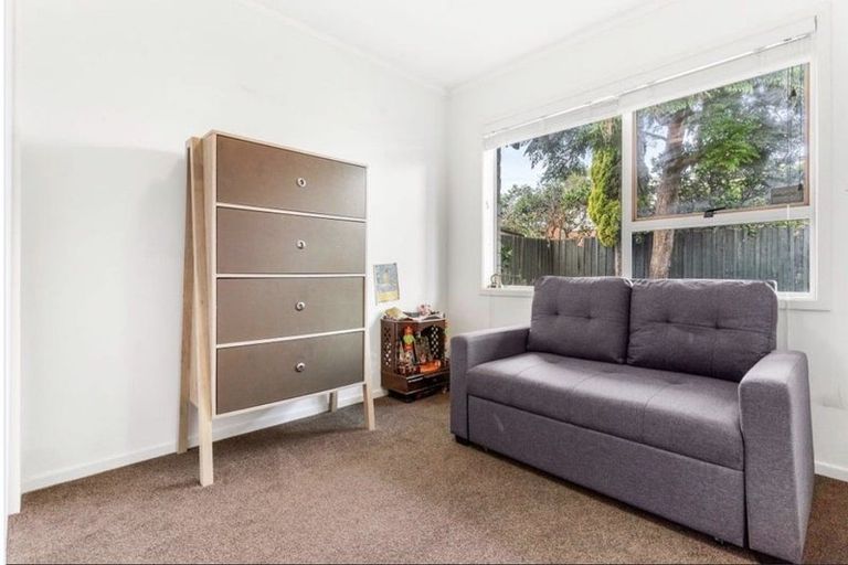 Photo of property in 2/7 Frank Evans Place, Henderson, Auckland, 0610