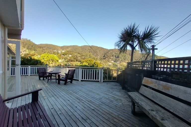 Photo of property in 15 Ferry Road, Days Bay, Lower Hutt, 5013