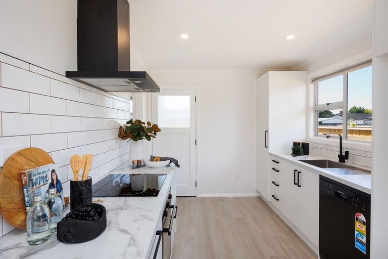 Photo of property in 5 Belvedere Crescent, Takaro, Palmerston North, 4412