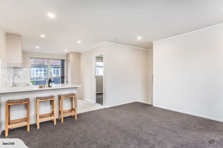 Photo of property in 1/47 Point Chevalier Road, Point Chevalier, Auckland, 1022