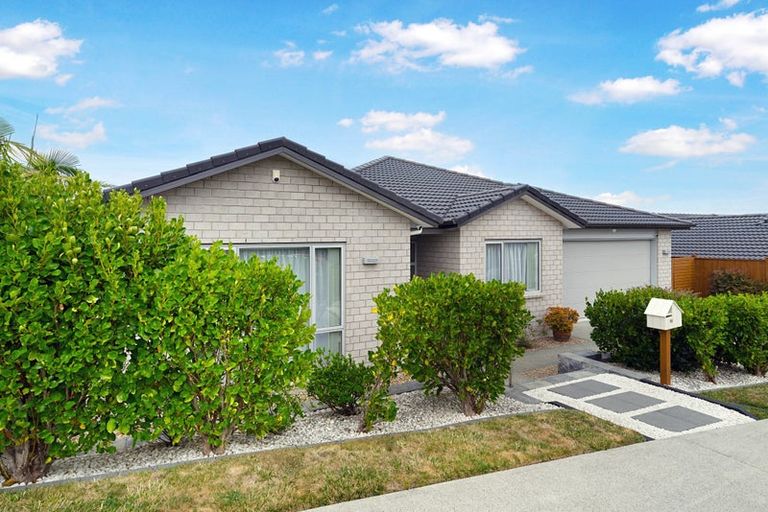Photo of property in 16 Tararua Street, Massey, Auckland, 0614