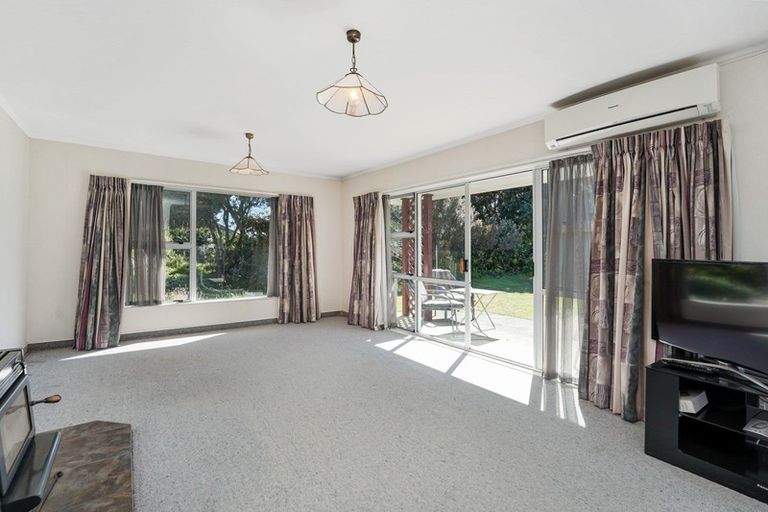 Photo of property in 40 Rauparaha Street, Waikanae Beach, Waikanae, 5036