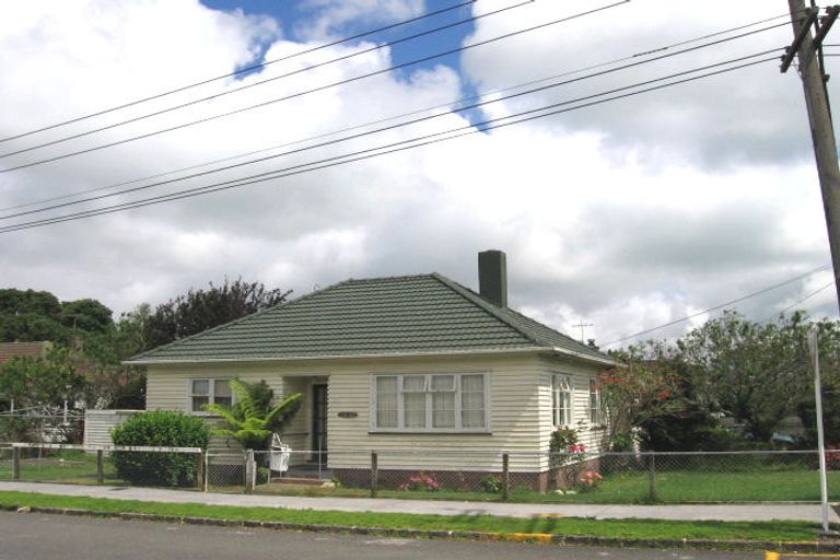 Photo of property in 1 Humariri Street, Point Chevalier, Auckland, 1022