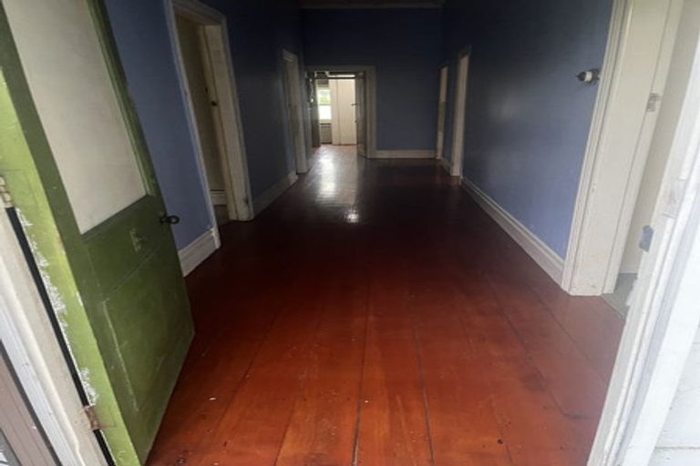 Photo of property in 39 Kamo Road, Regent, Whangarei, 0112