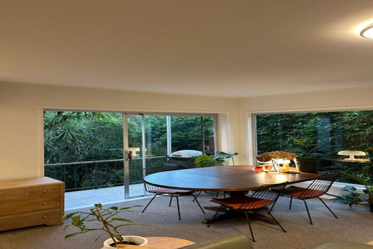 Photo of property in 37 West Lynn Road, Titirangi, Auckland, 0604