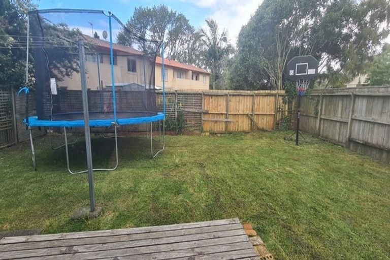 Photo of property in 14 Gina Avenue, Ranui, Auckland, 0612