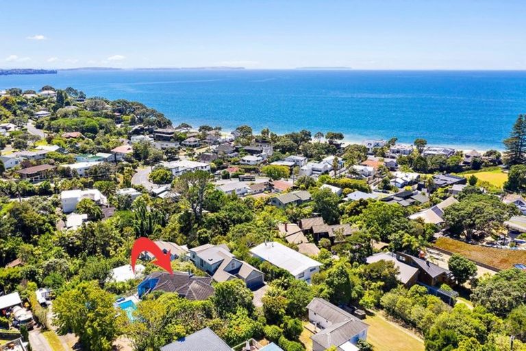 Photo of property in 15 Park Rise, Campbells Bay, Auckland, 0630