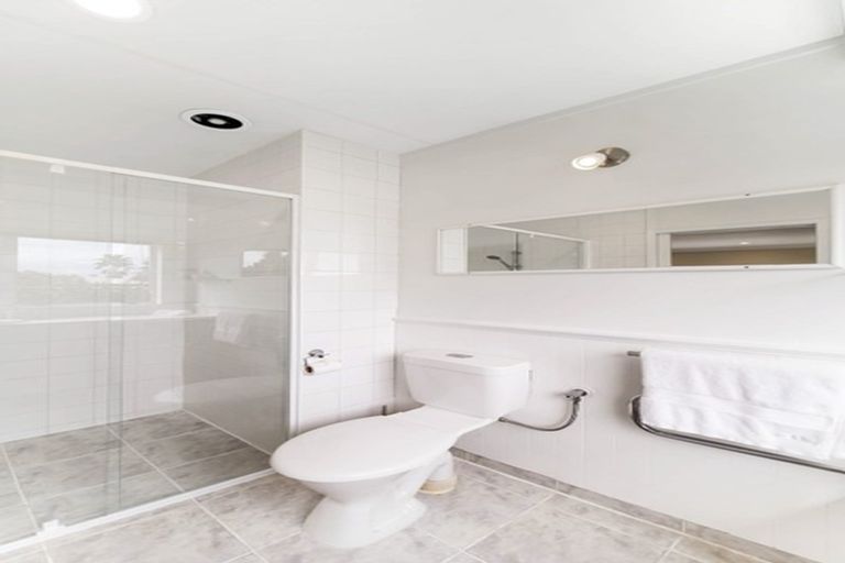 Photo of property in 18 The Anchorage, Sunnyhills, Auckland, 2010