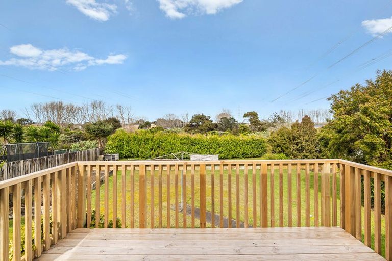 Photo of property in 24 Weza Lane, Kumeu, 0810
