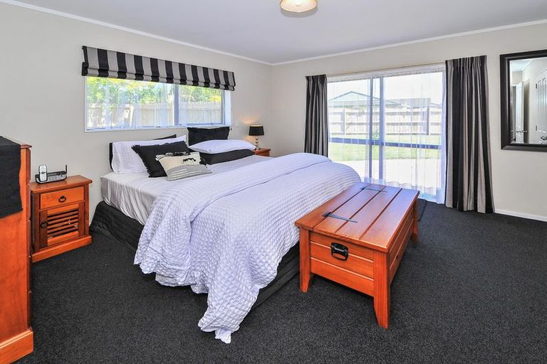 Photo of property in 3 Glenross Drive, Wattle Downs, Auckland, 2103