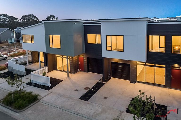 Photo of property in 10 Mollusc Road, Hobsonville, Auckland, 0616