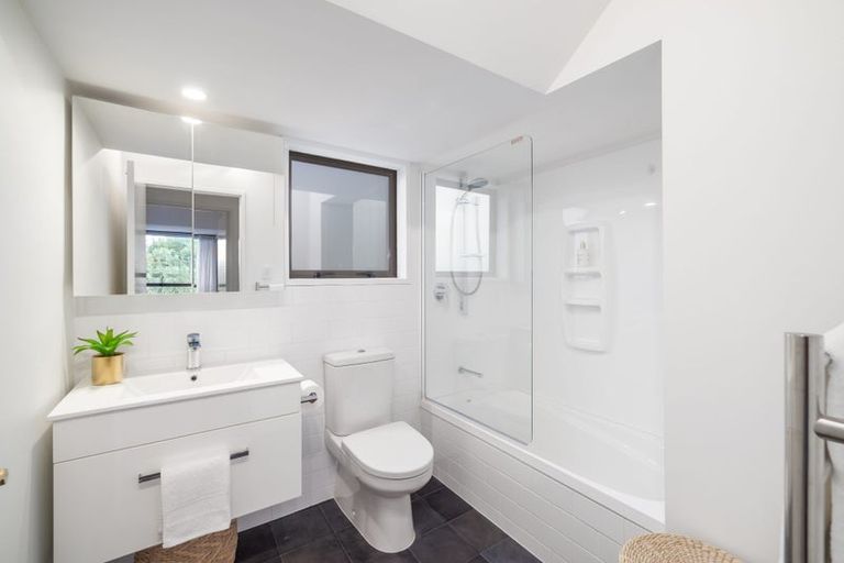 Photo of property in 37b Highland Place, Avonhead, Christchurch, 8042