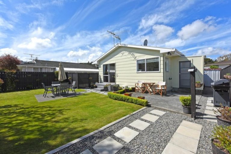 Photo of property in 28a Roband Crescent, Brown Owl, Upper Hutt, 5018