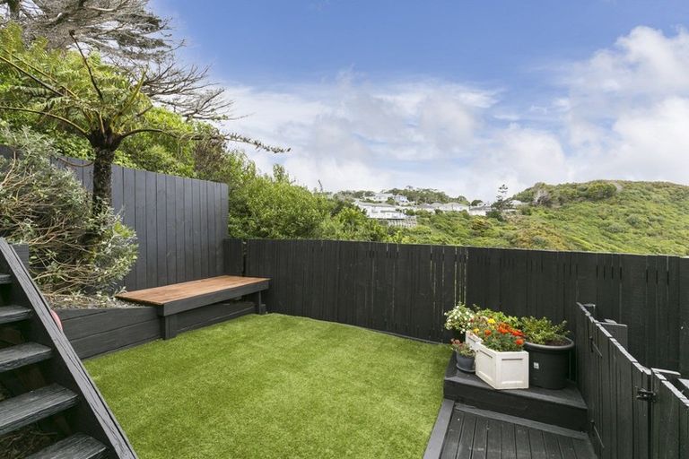 Photo of property in 25a Spenmoor Street, Newlands, Wellington, 6037