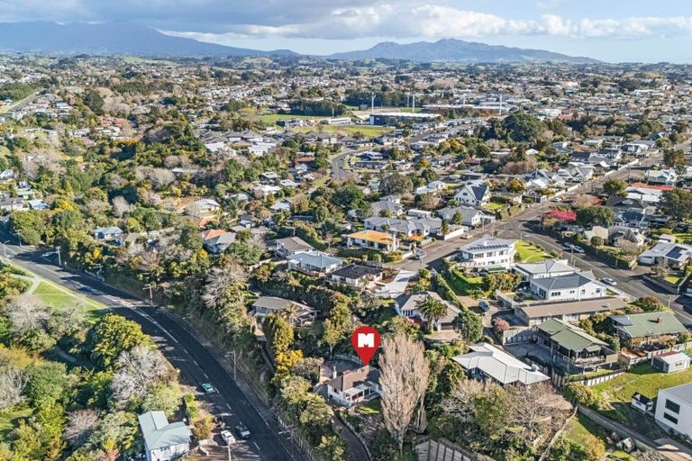 Photo of property in 20 Frankley Road, Westown, New Plymouth, 4310