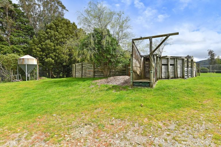 Photo of property in 235 Marchant Road, Kaitoke, Upper Hutt, 5018