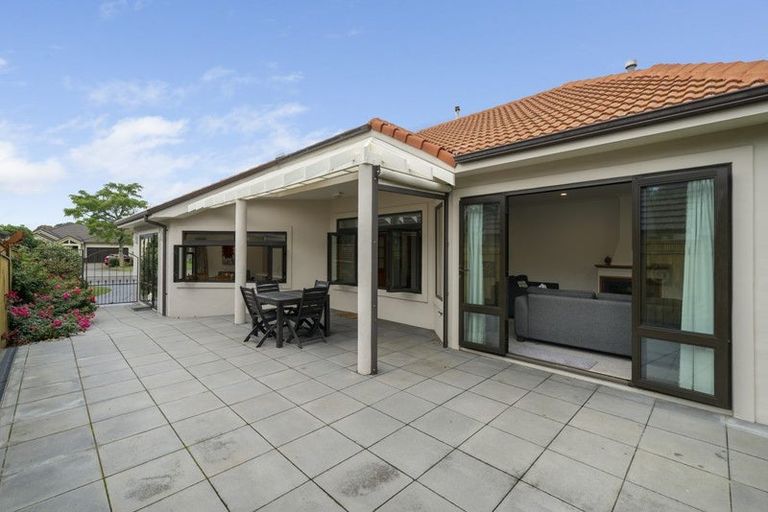 Photo of property in 2 Heritage Place, Terrace End, Palmerston North, 4410