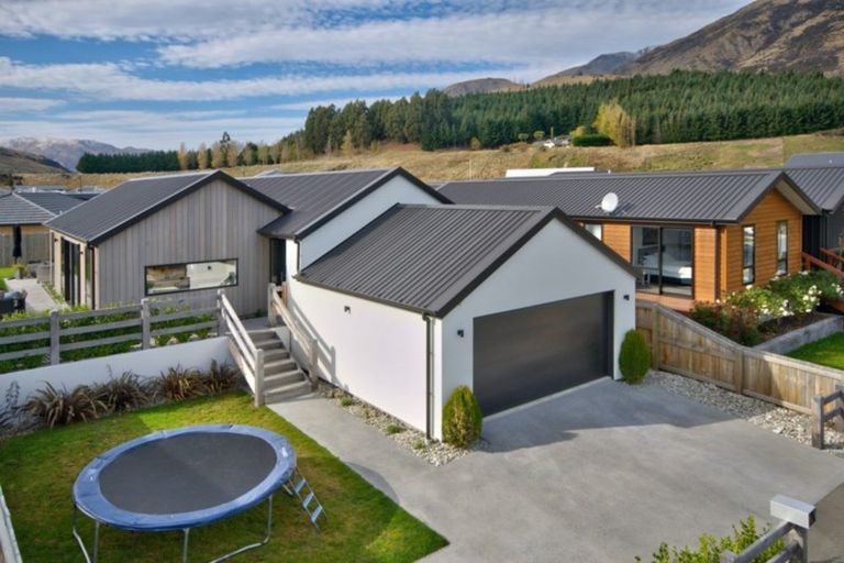 Photo of property in 5 Primrose Lane, Lower Shotover, Queenstown, 9304