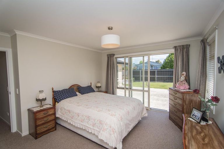 Photo of property in 36 Rhodes Street, Waimate, 7924